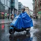 Esőkabát elektromos kerekesszékhez inSPORTline, strapabíró, átlátszó tükörborítás, átlátszó első rész