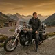 Bőr motoros kabát W-TEC Murayo, szellőzőrendszer, kivehető CE védőbetétek, belső hálós bélés, összehúzható kapucni, ergonomikus kialakítás - fekete