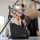 Fitneszlépcső inSPORTline Velocer STP, áttekinthető LED kijelző intuitív vezérléssel, bluetooth-kapcsolat, beépített hangszórók