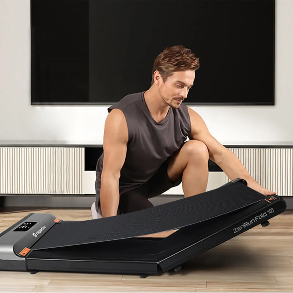 Összehajtható inSPORTline ZenRun Fold 10 gyaloglópad összecsukása a nappaliban